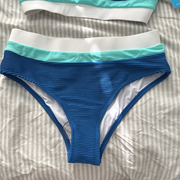CUPSHE Sunny Blue Colorblock Bralette & Banded High Waist Bikini Set - Picture 3 of 4